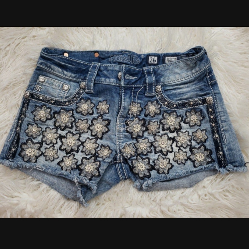 MISS ME Floral Embellished Frayed Shorts